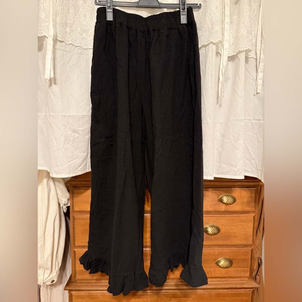 Black Ruffle Hem Women's Pants New with Tag